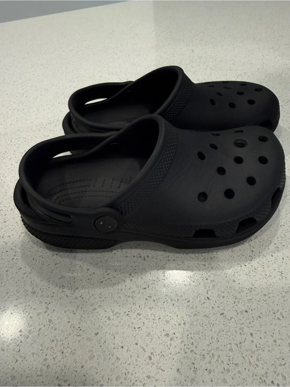 CROCS black size